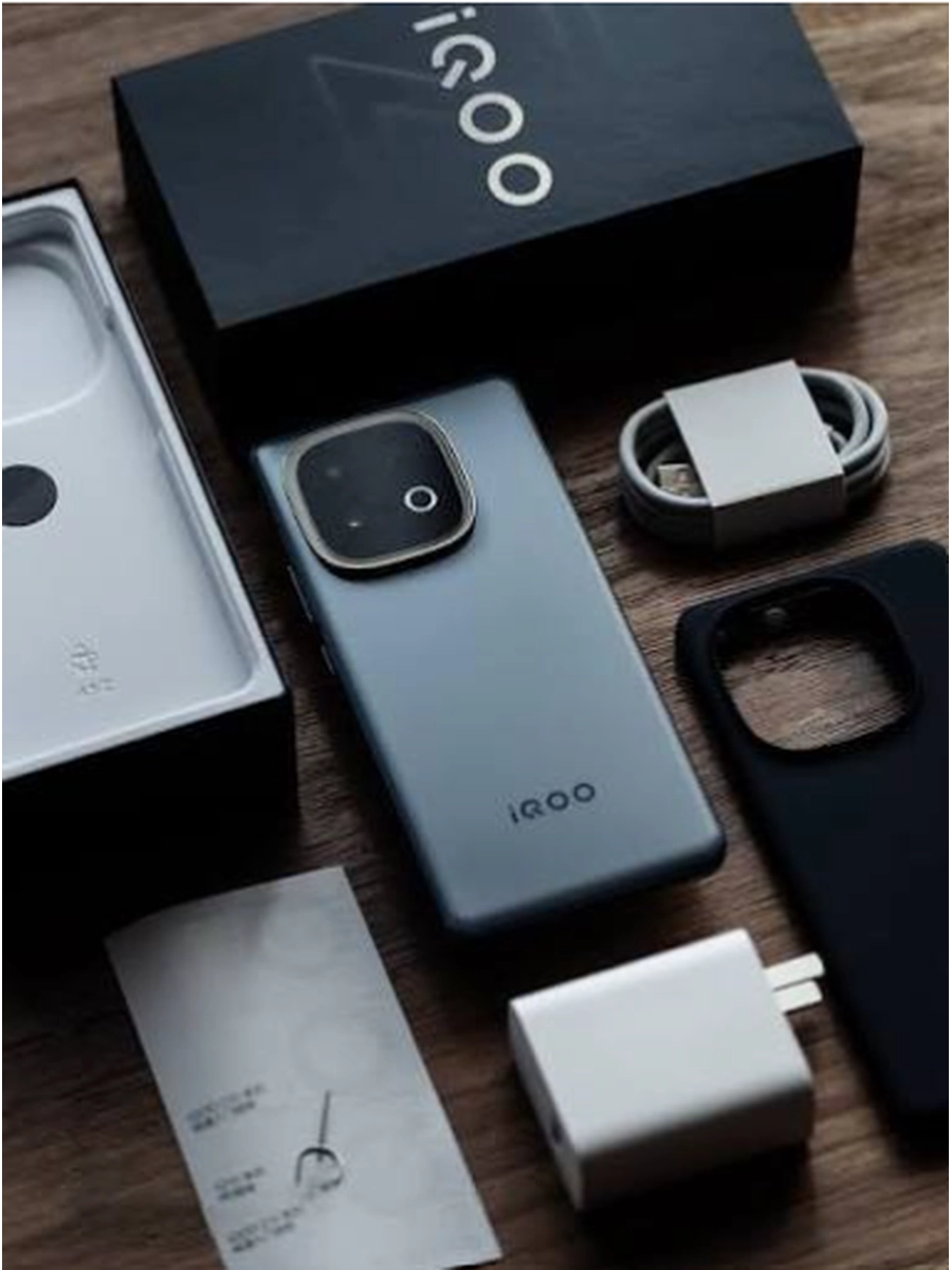 iqoo-z10-turbo-pro-plus-box